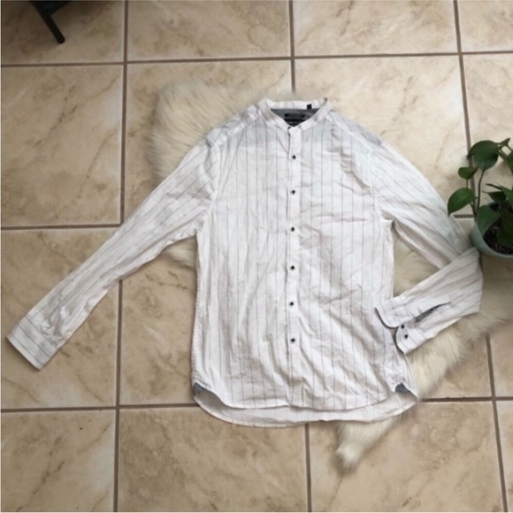 Kenneth Cole Other - Kenneth Cole Pinstriped Buttondown